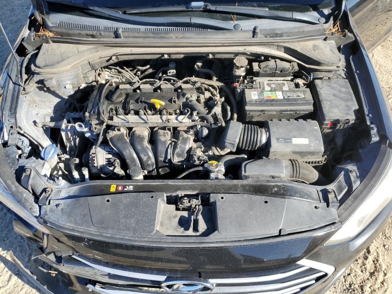 2018 Hyundai Elantra - Image 13
