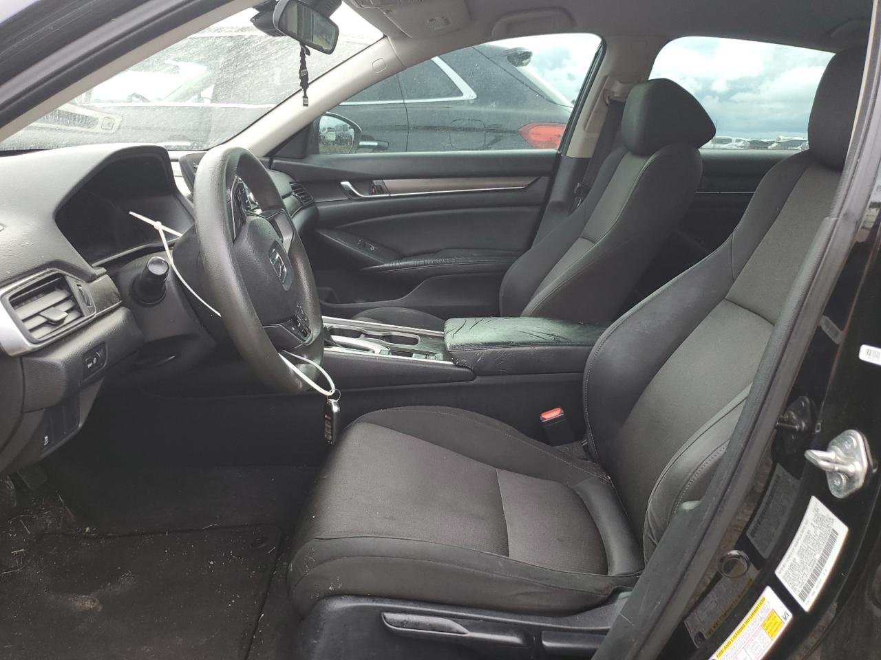 1HGCV1F17JA066563 2018 Honda Accord Lx