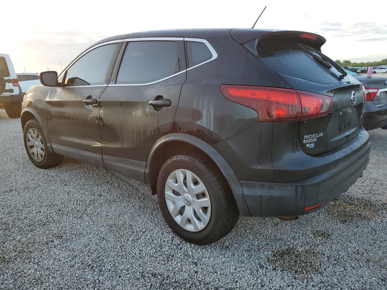 JN1BJ1CRXKW343844 2019 Nissan Rogue Sport S