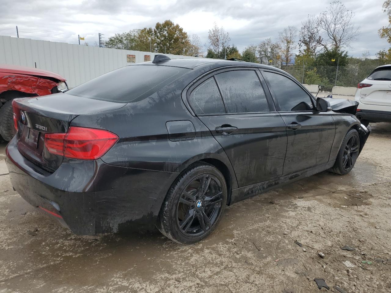 VIN WBA8D9C52JA013909 2018 BMW 3 SERIES no.3