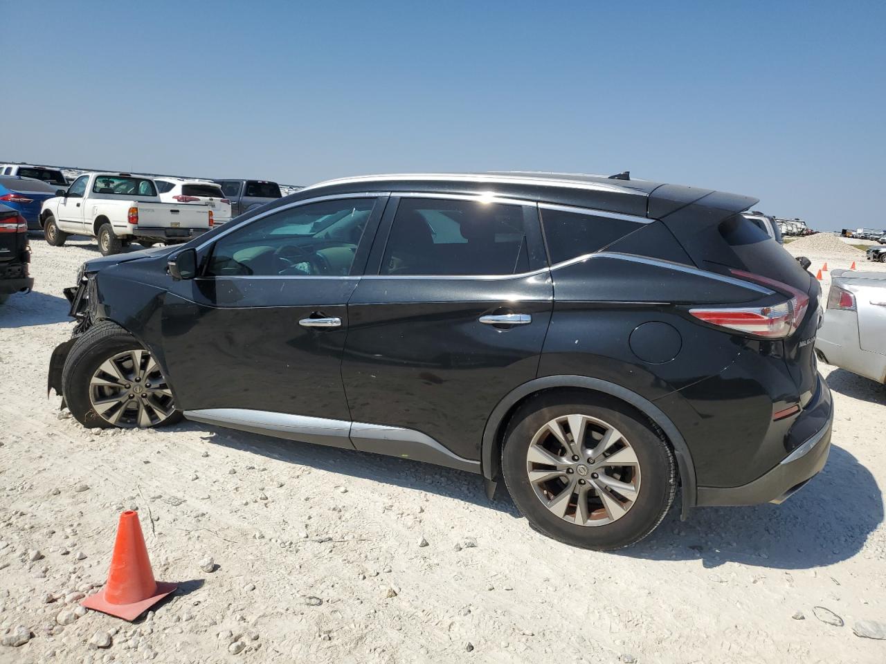2015 Nissan Murano - Image 2