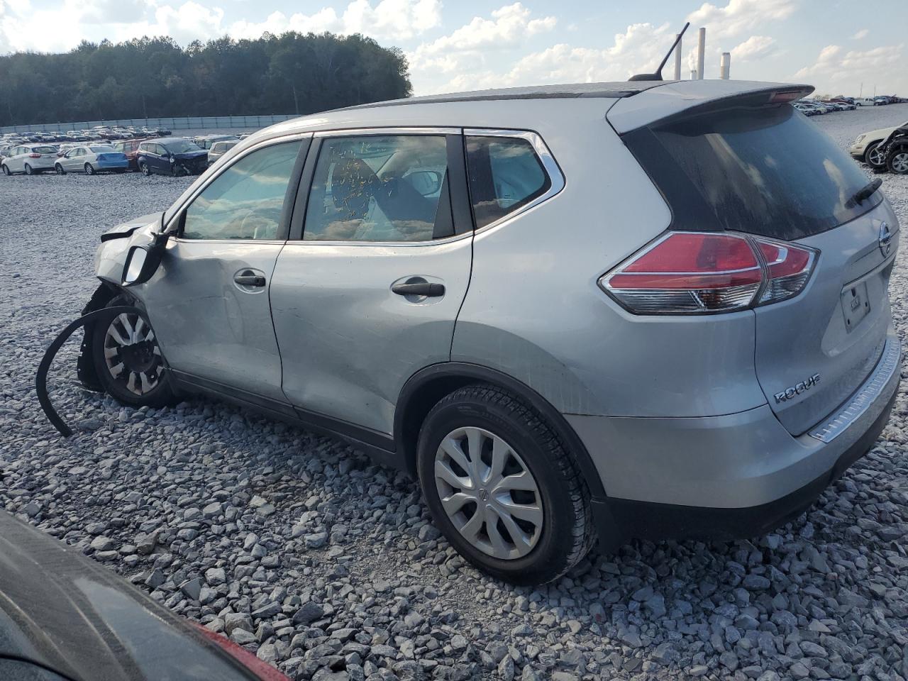 2016 Nissan Rogue - Image 2