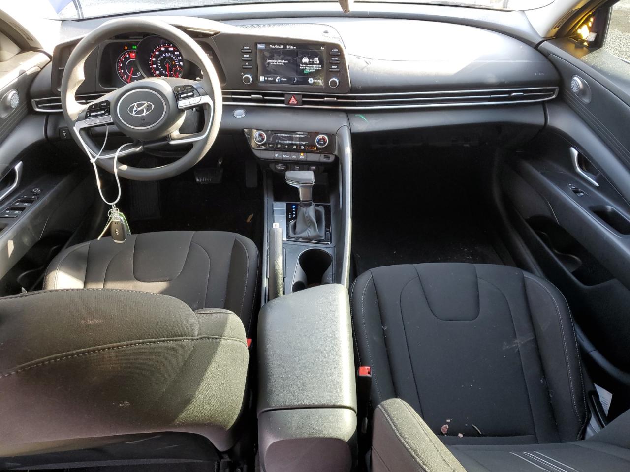2021 Hyundai Elantra - Image 8