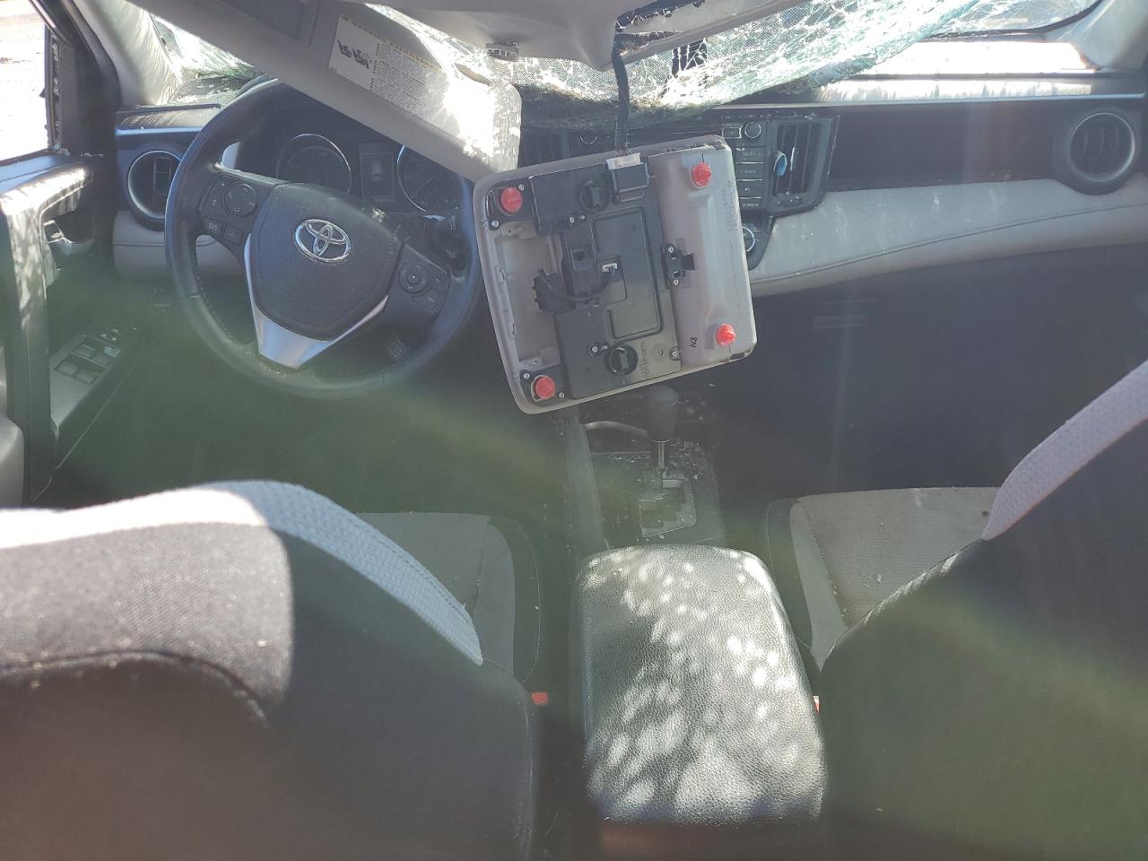 2016 Toyota RAV 4 - Image 8
