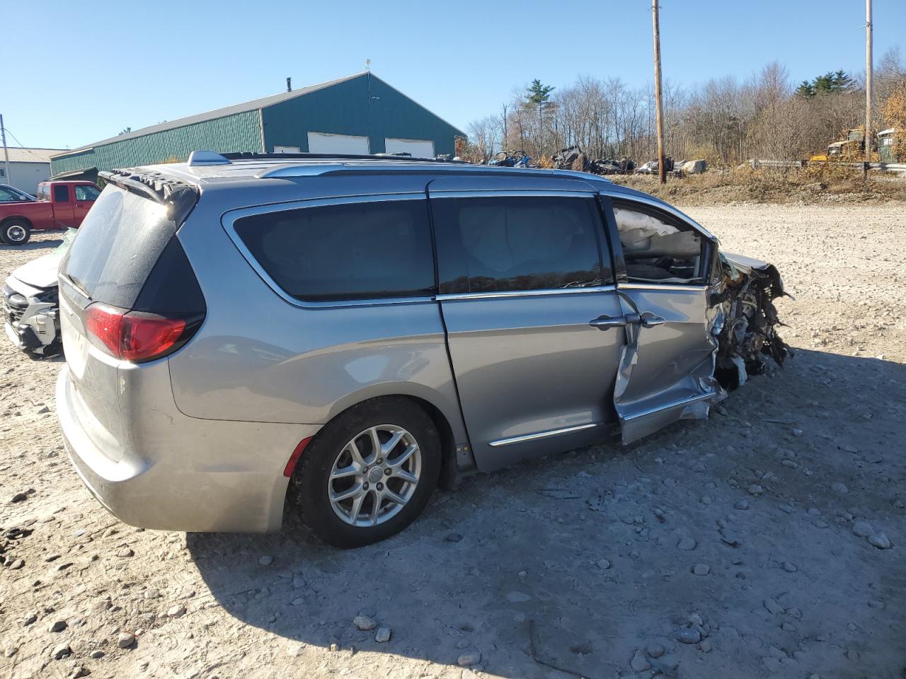2020 Chrysler Pacifica - Image 3