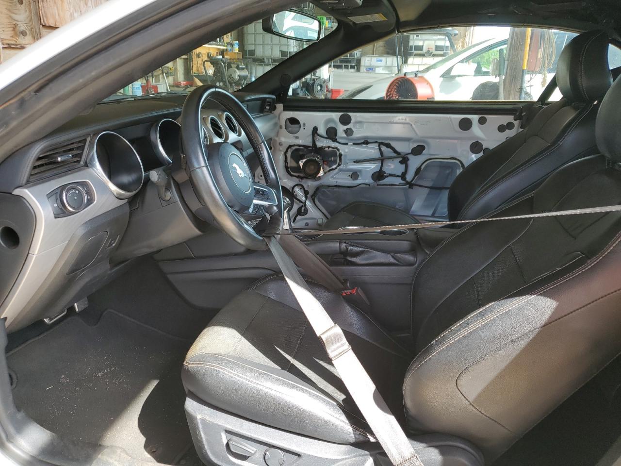 2020 Ford Mustang - Image 7