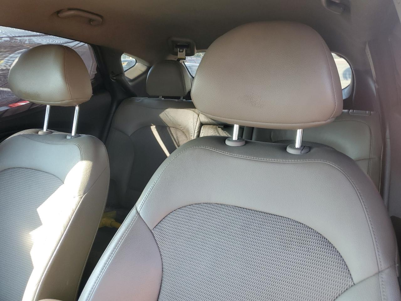 2015 Hyundai Tucson - Image 10