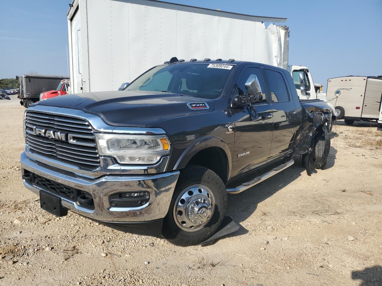 3C63RRML8KG533988 2019 Ram 3500 Laramie