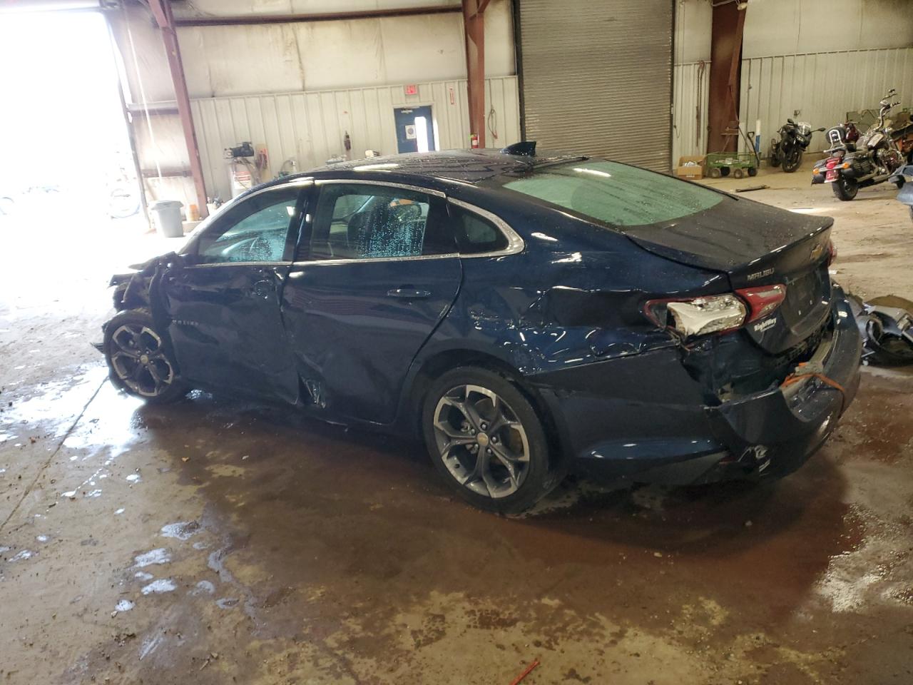 2022 Chevrolet Malibu - Image 2
