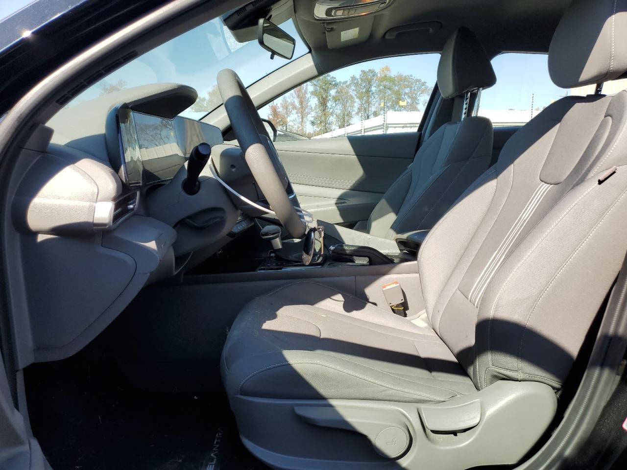 2024 Hyundai Elantra - Image 7