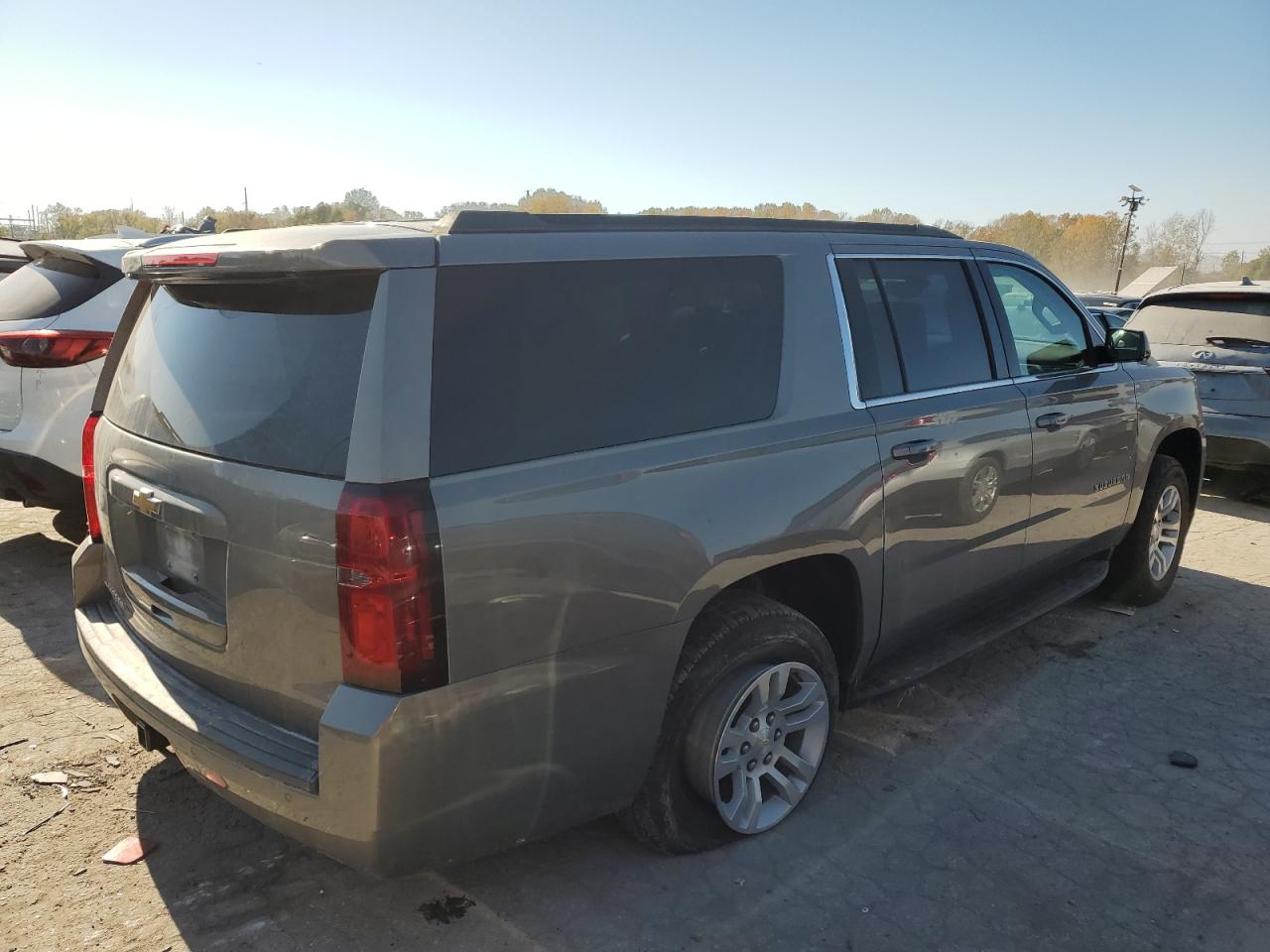 2018 Chevrolet Suburban - Image 3