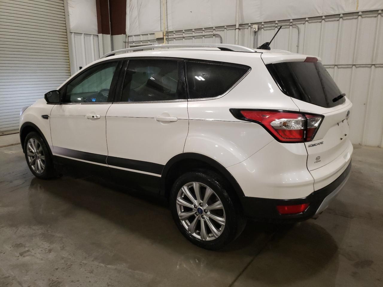 VIN 1FMCU9J95JUB25746 2018 FORD ESCAPE no.2