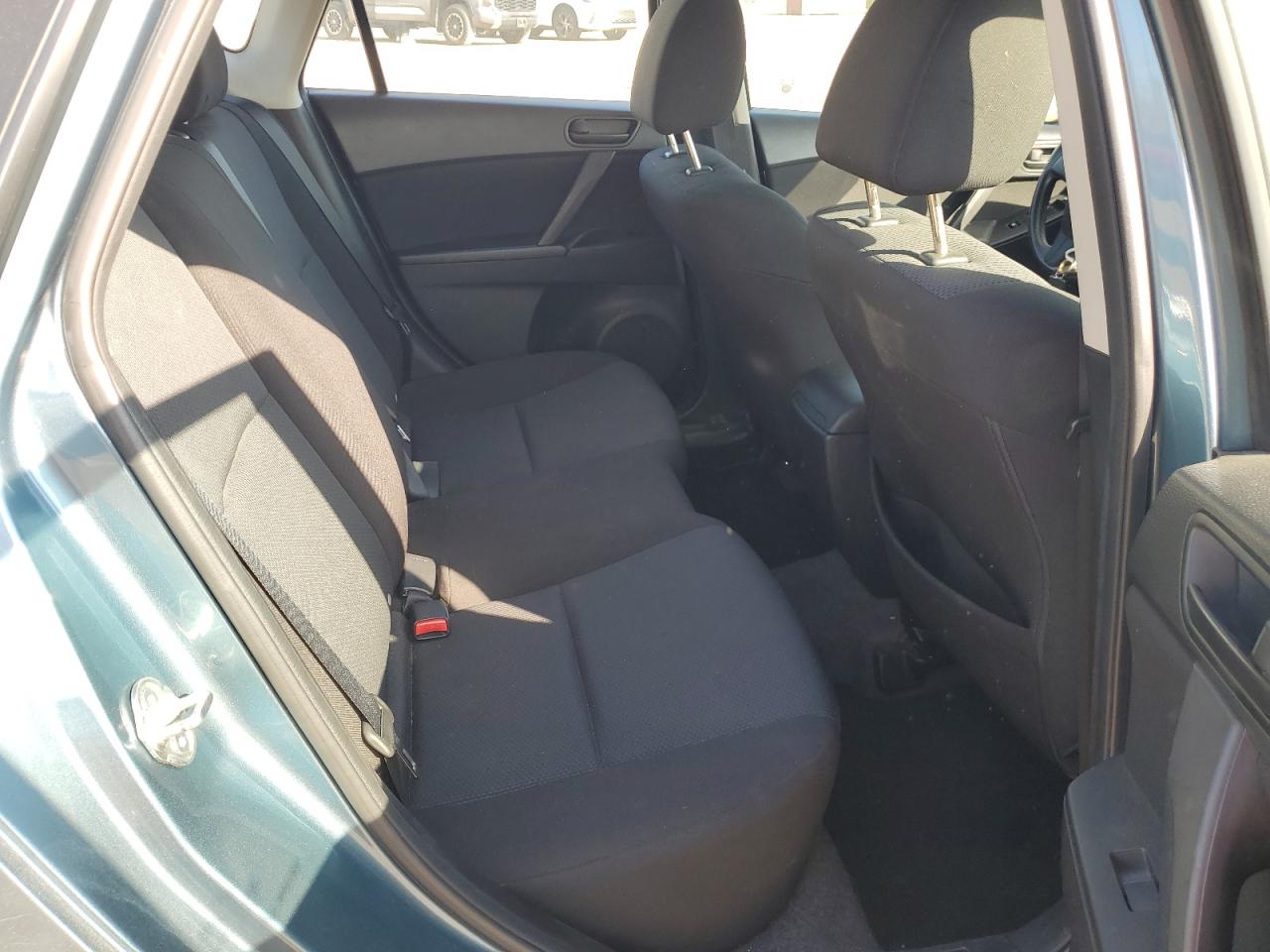 2011 Mazda 3 - Image 10