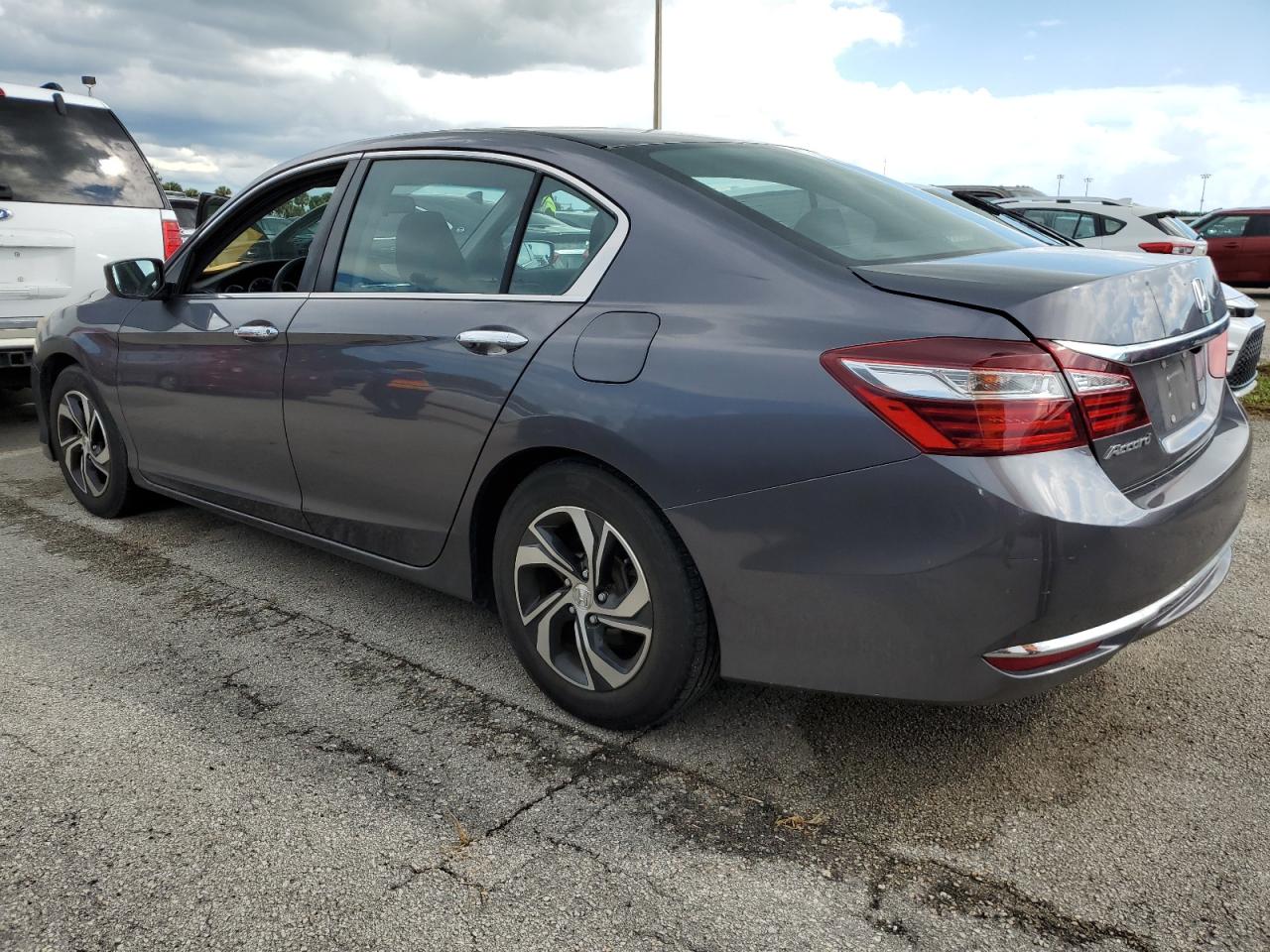 1HGCR2F30GA126591 2016 HONDA ACCORD - Image 2