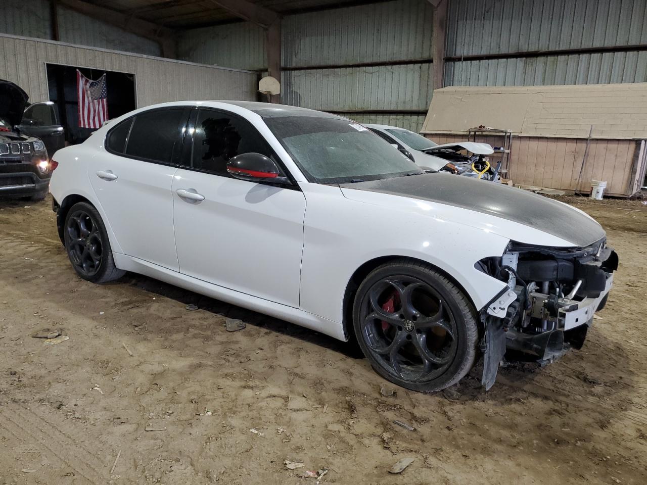 2018 Alfa Romeo Giulia - Image 4