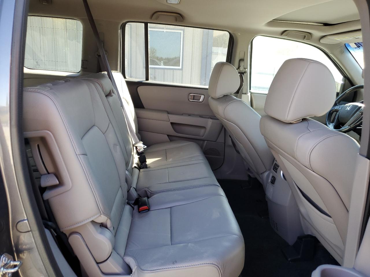 2015 Honda Pilot - Image 11