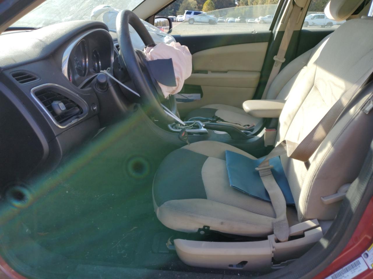 2014 Chrysler 200 - Image 7