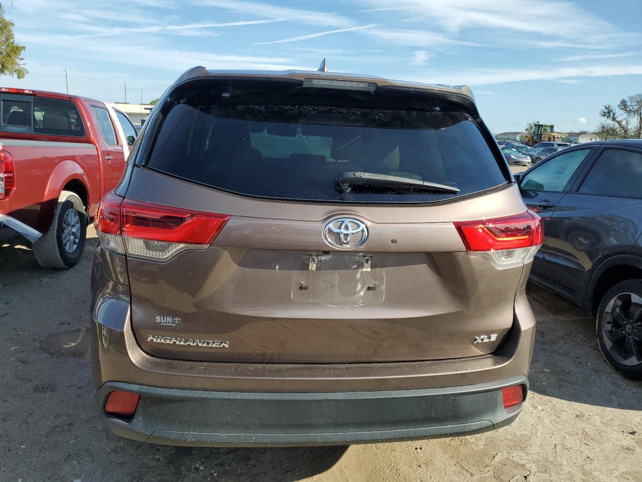 5TDKZRFH5HS234305 2017 Toyota Highlander Se