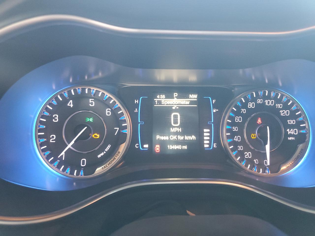 2016 Chrysler 200 - Image 9