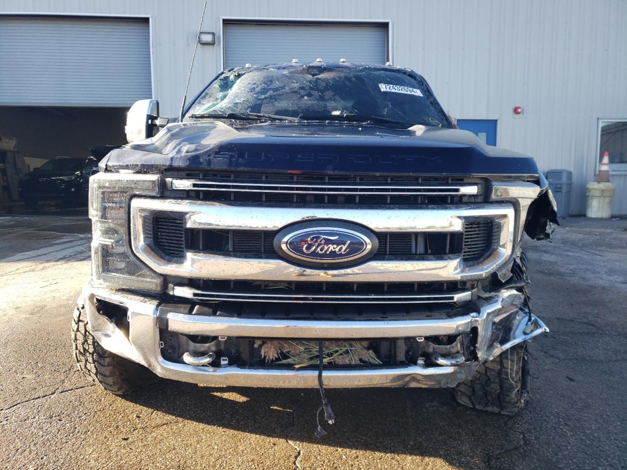 2022 Ford F350 - Image 5