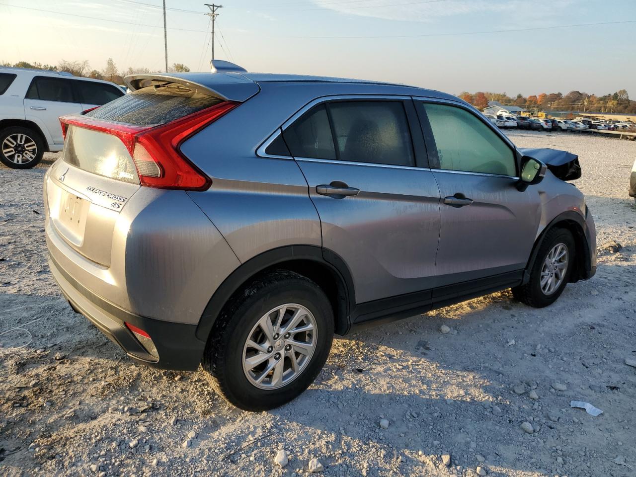 2019 Mitsubishi Eclipse - Image 3