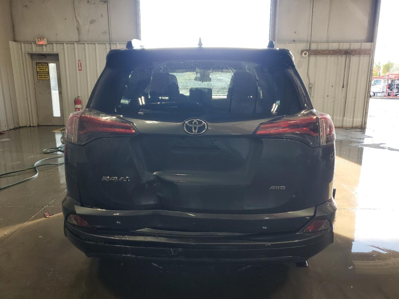 2018 Toyota Rav4 Le VIN: JTMBFREV0JJ242833 Lot: 73520834