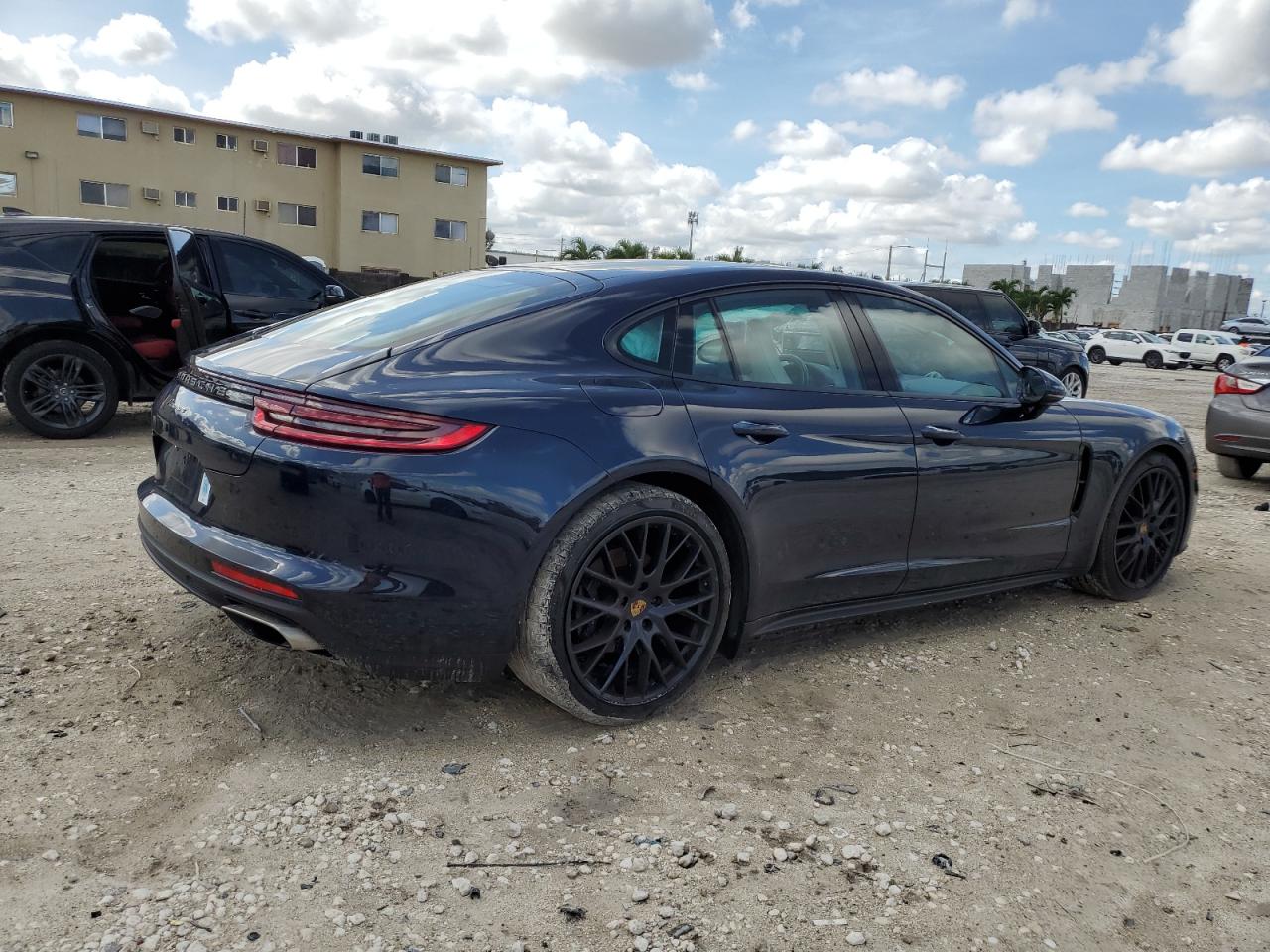 2020 Porsche Panamera - Image 3