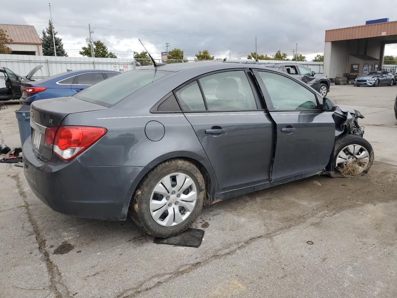 VIN 1G1PA5SHXD7232218 2013 CHEVROLET CRUZE no.3