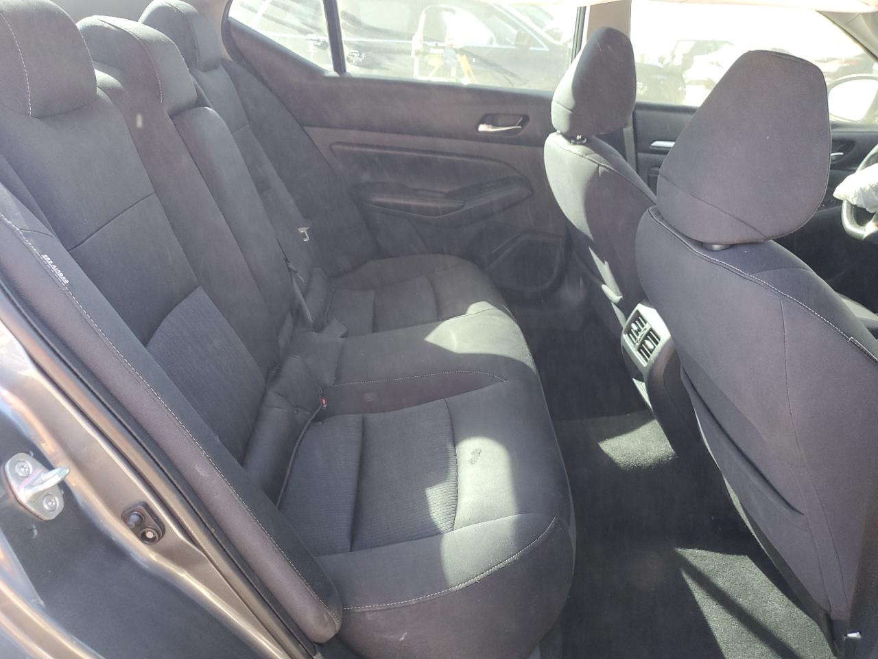 2019 Nissan Altima - Image 10