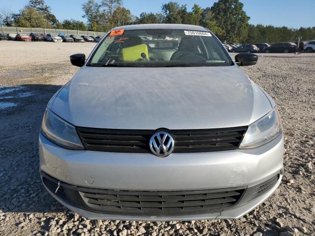  VOLKSWAGEN JETTA 2014 Сріблястий