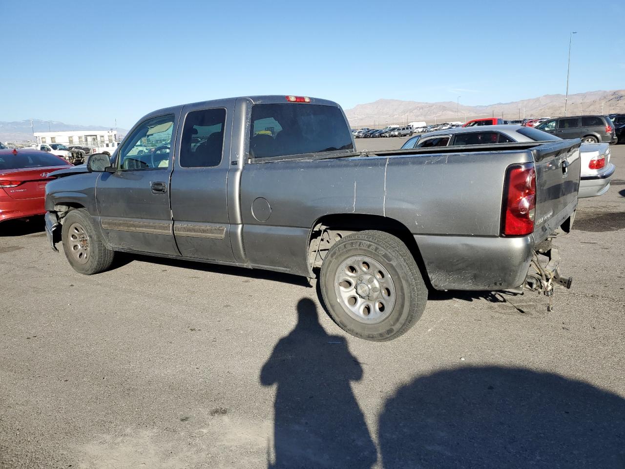 2006 Chevrolet Silverado - Image 2