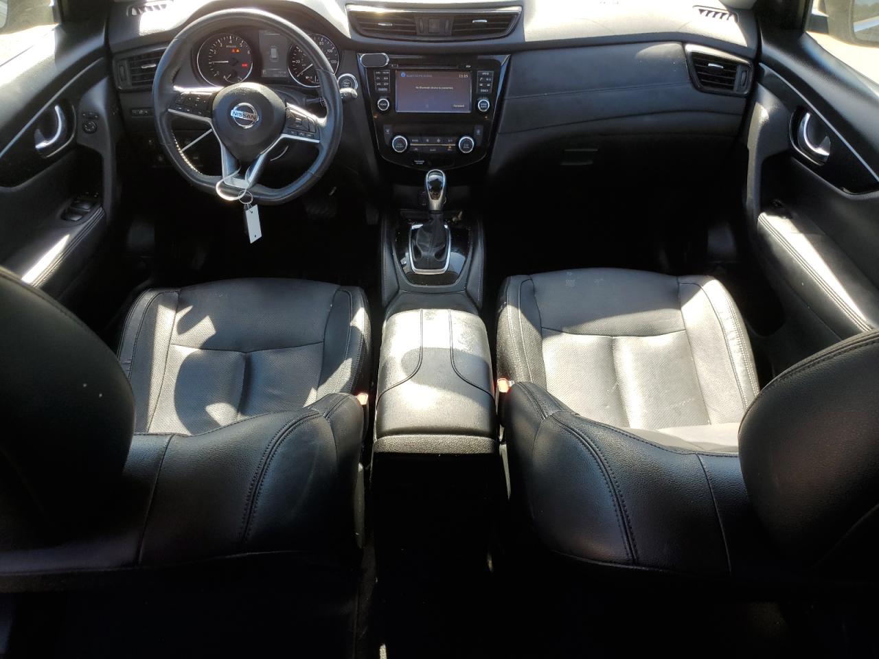 2017 Nissan Rogue - Image 8