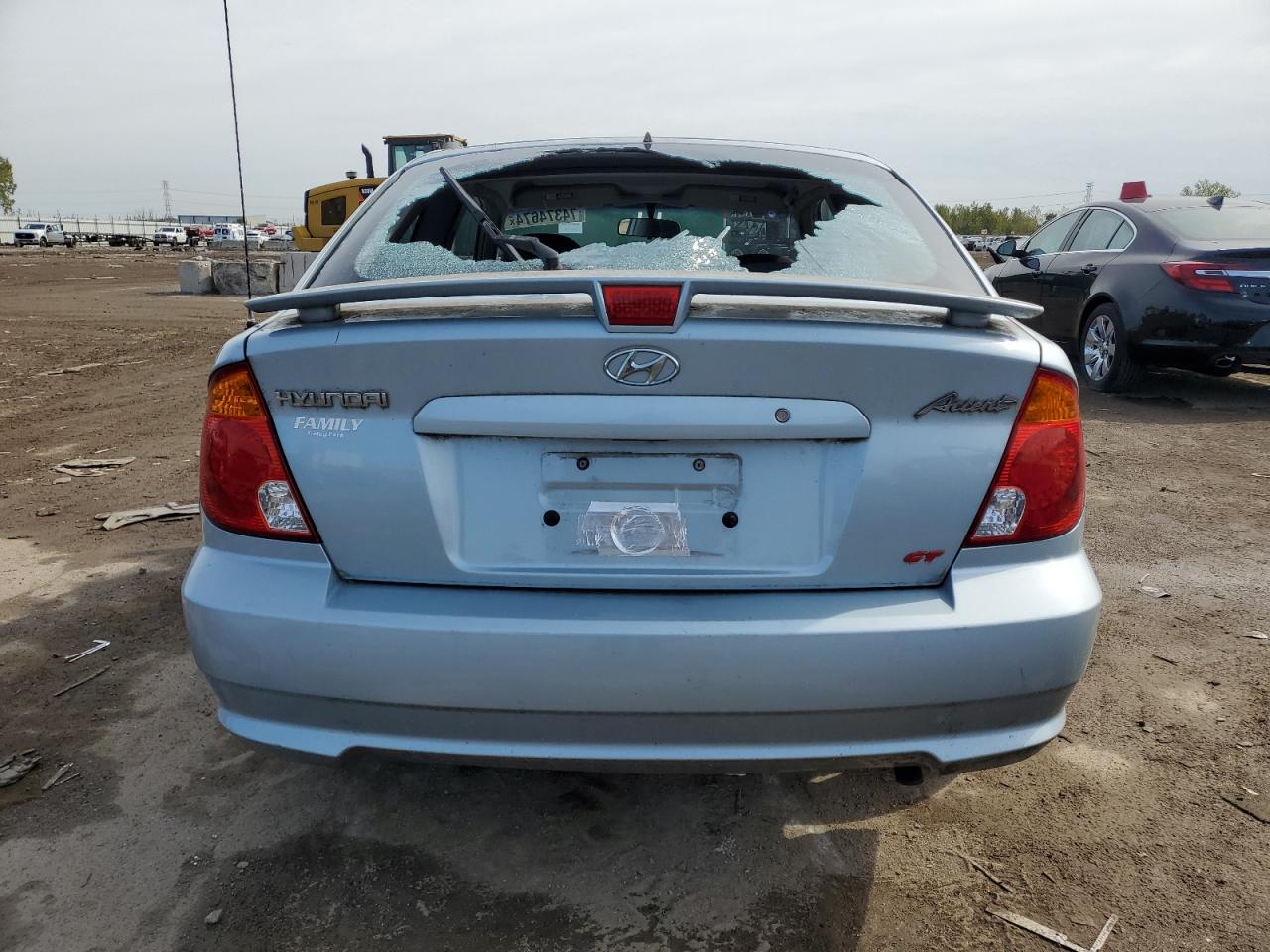 KMHCG35CX5U335873 2005 Hyundai Accent Gs