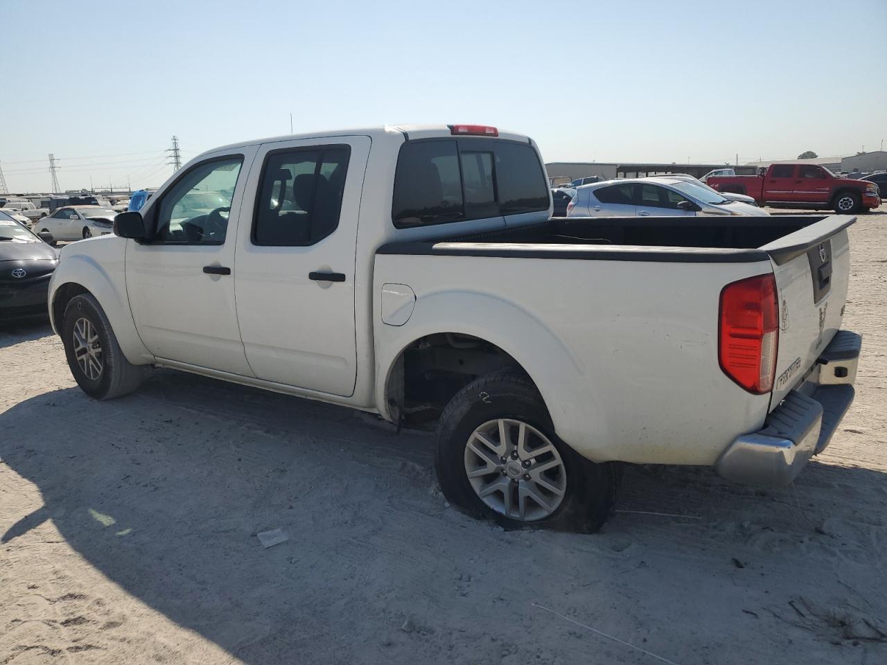 2019 Nissan Navara (Frontier) - Image 2