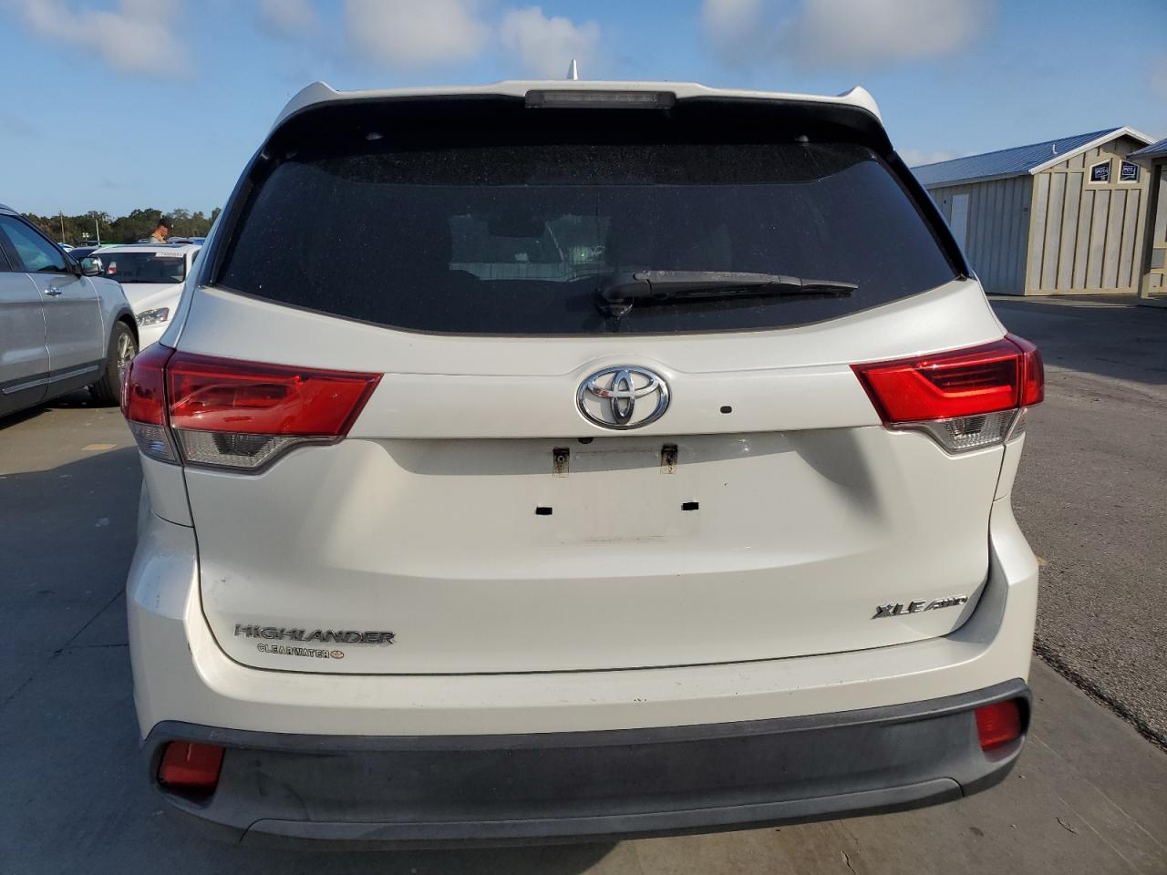 2018 Toyota Highlander Se VIN: 5TDJZRFH7JS545400 Lot: 74077444