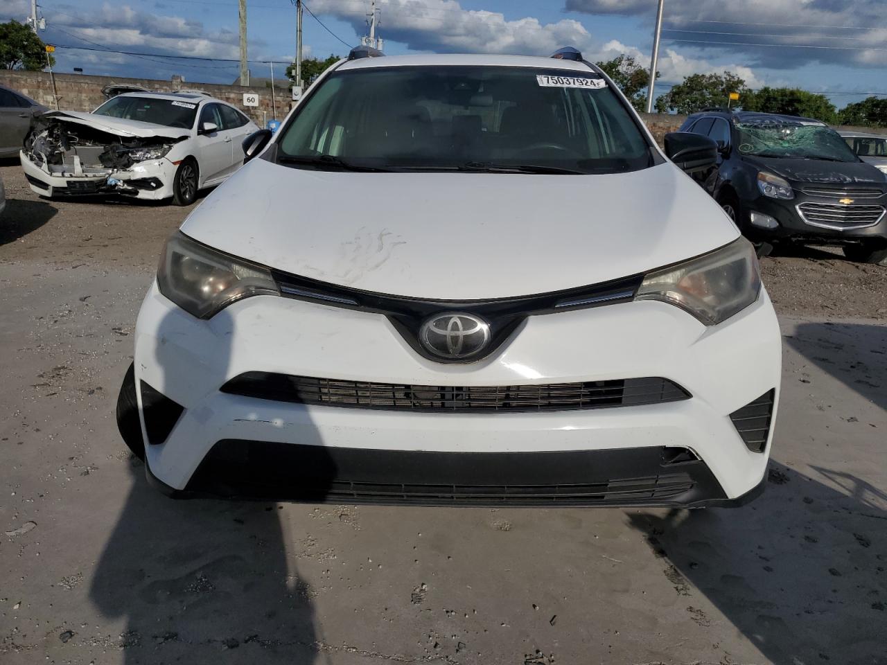 2017 Toyota Rav4 Le VIN: JTMZFREVXHD093791 Lot: 75037924