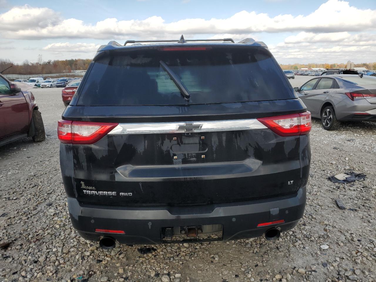 1GNEVHKW0JJ234584 2018 Chevrolet Traverse Lt