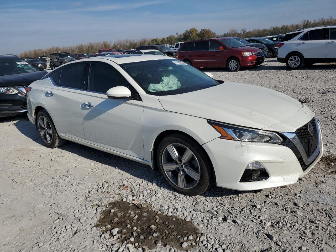 2019 Nissan Altima - Image 4