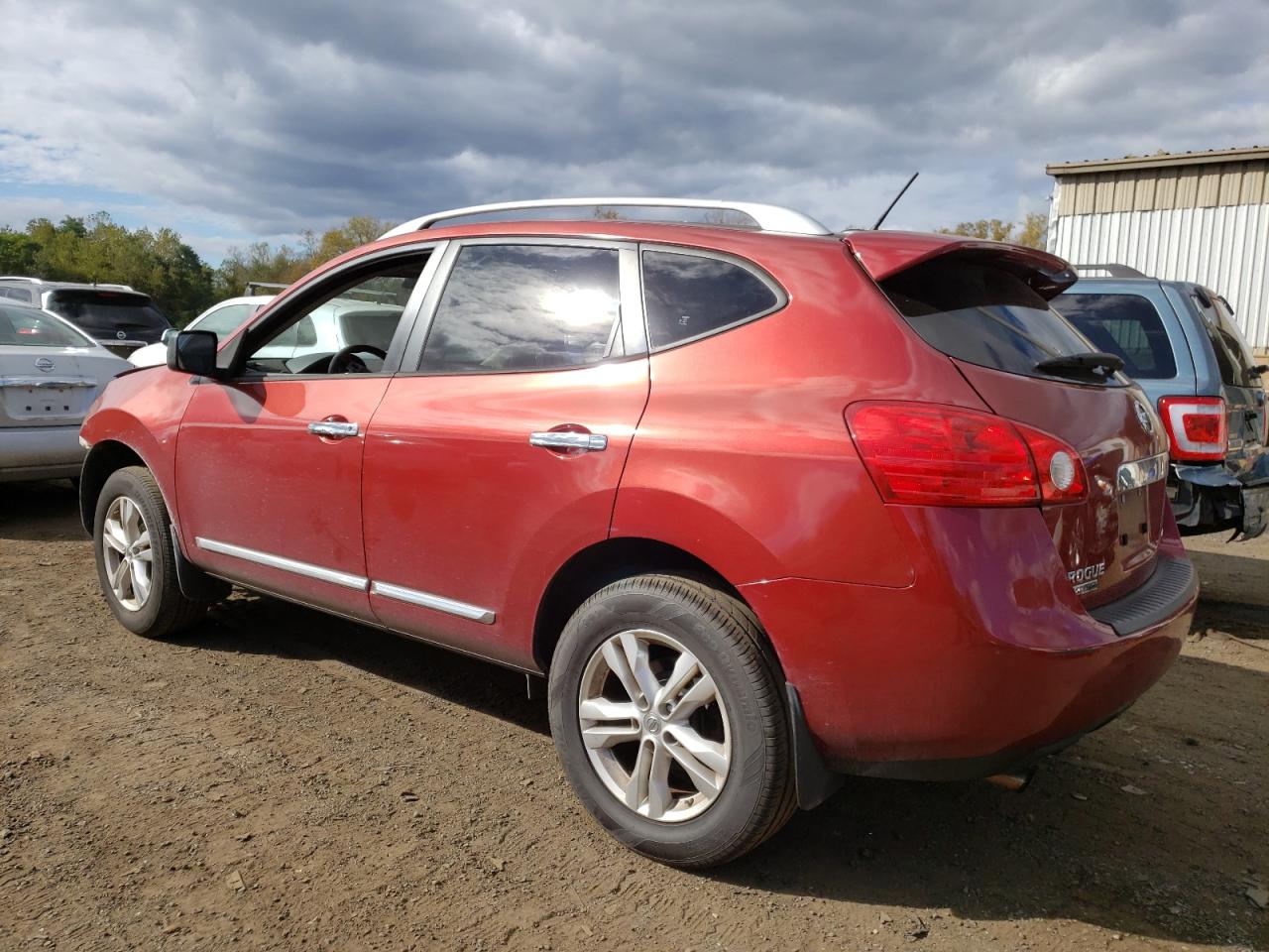 2015 Nissan Rogue - Image 2