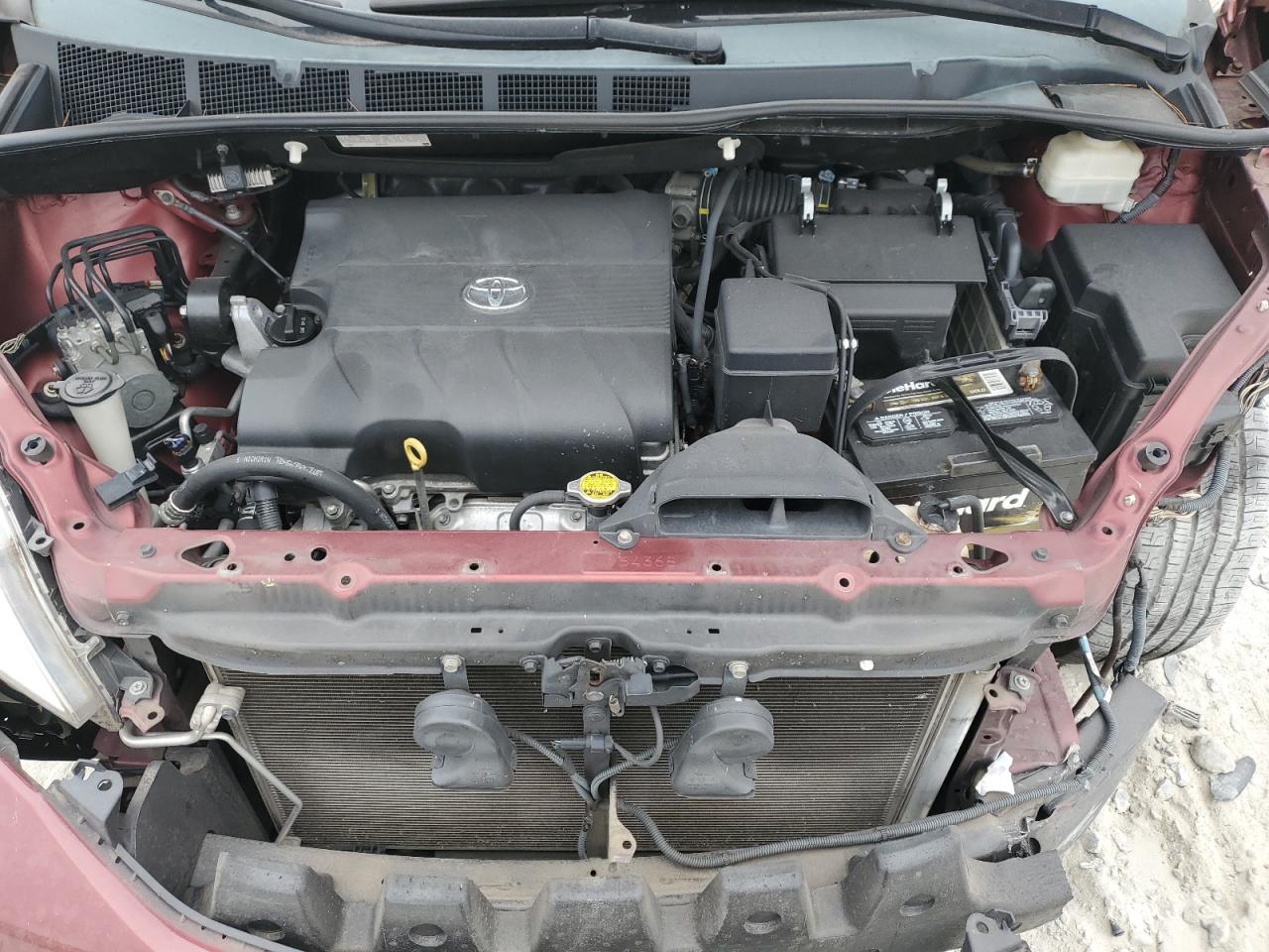 2014 Toyota Sienna - Image 14