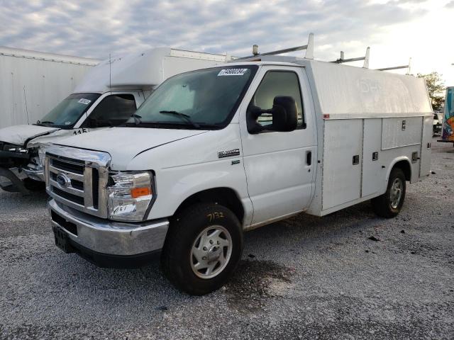 2013 Ford Econoline E350 Super Duty Cutaway Van