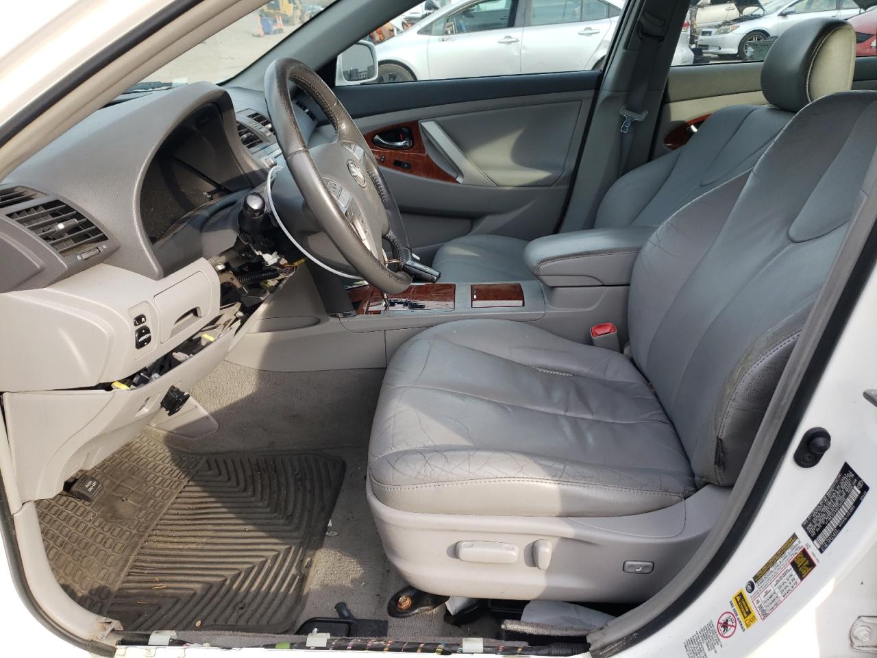 2011 Toyota Camry - Image 7