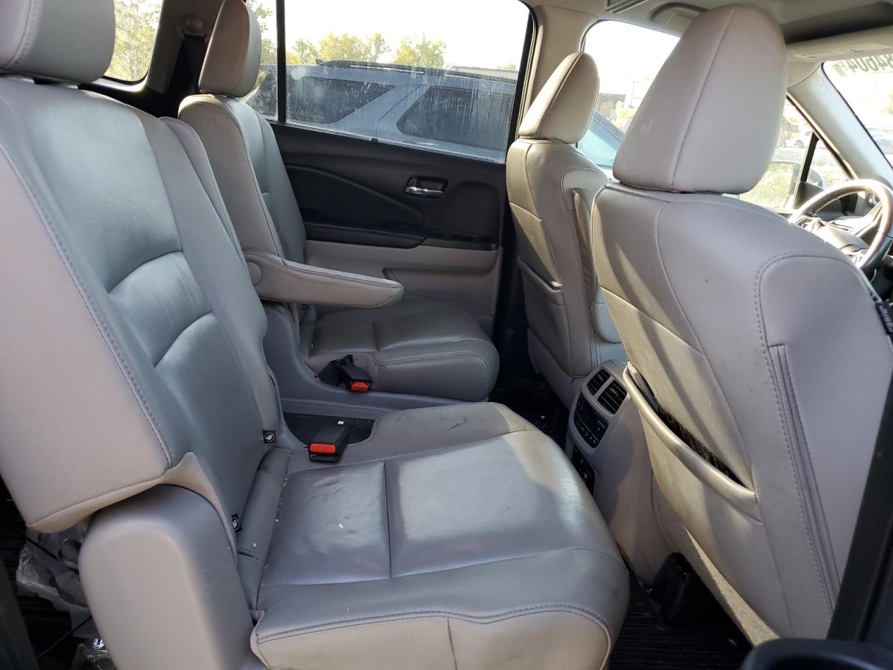 2019 Honda Pilot - Image 11