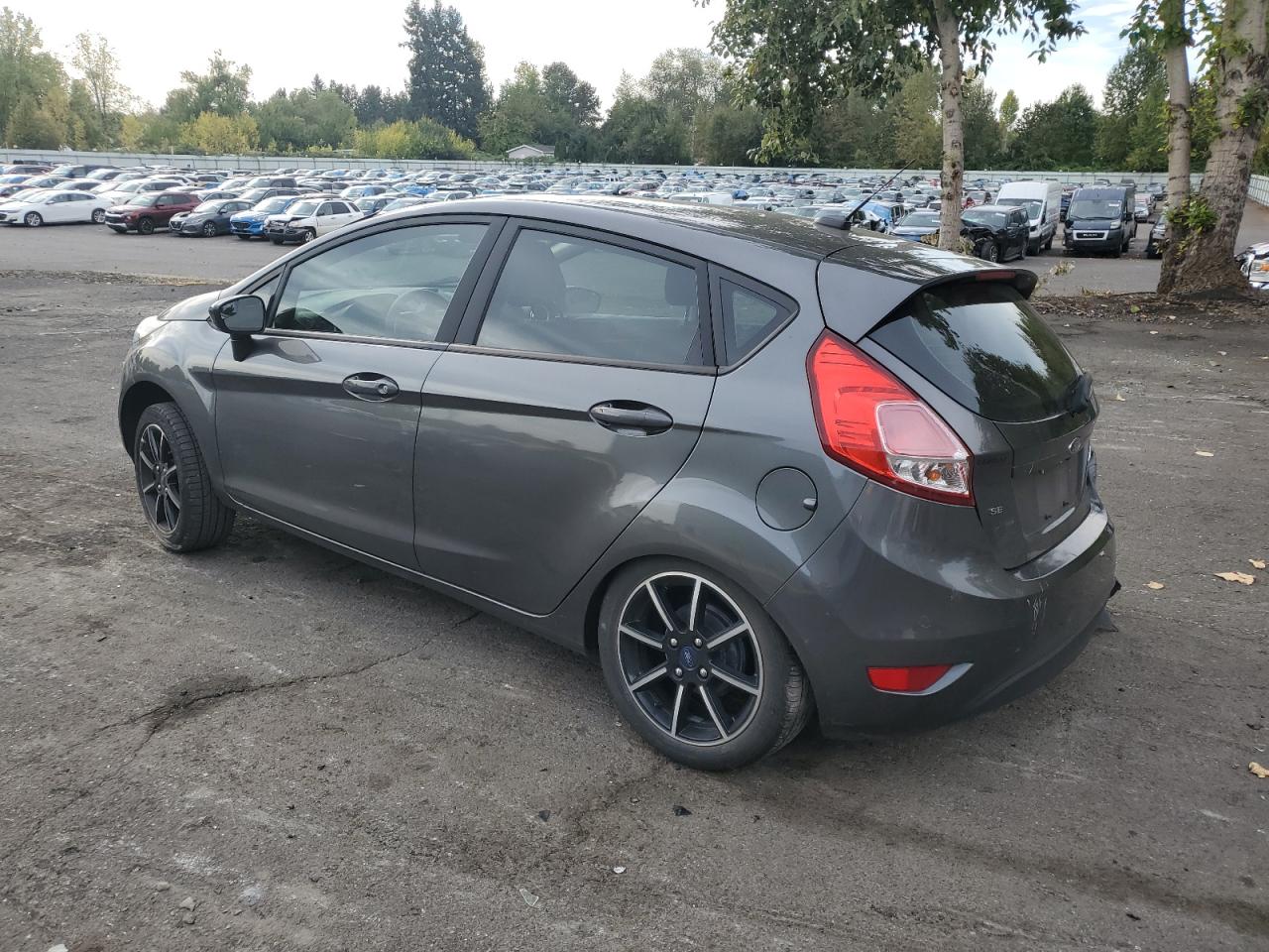 VIN 3FADP4EJ0JM141029 2018 FORD FIESTA no.2