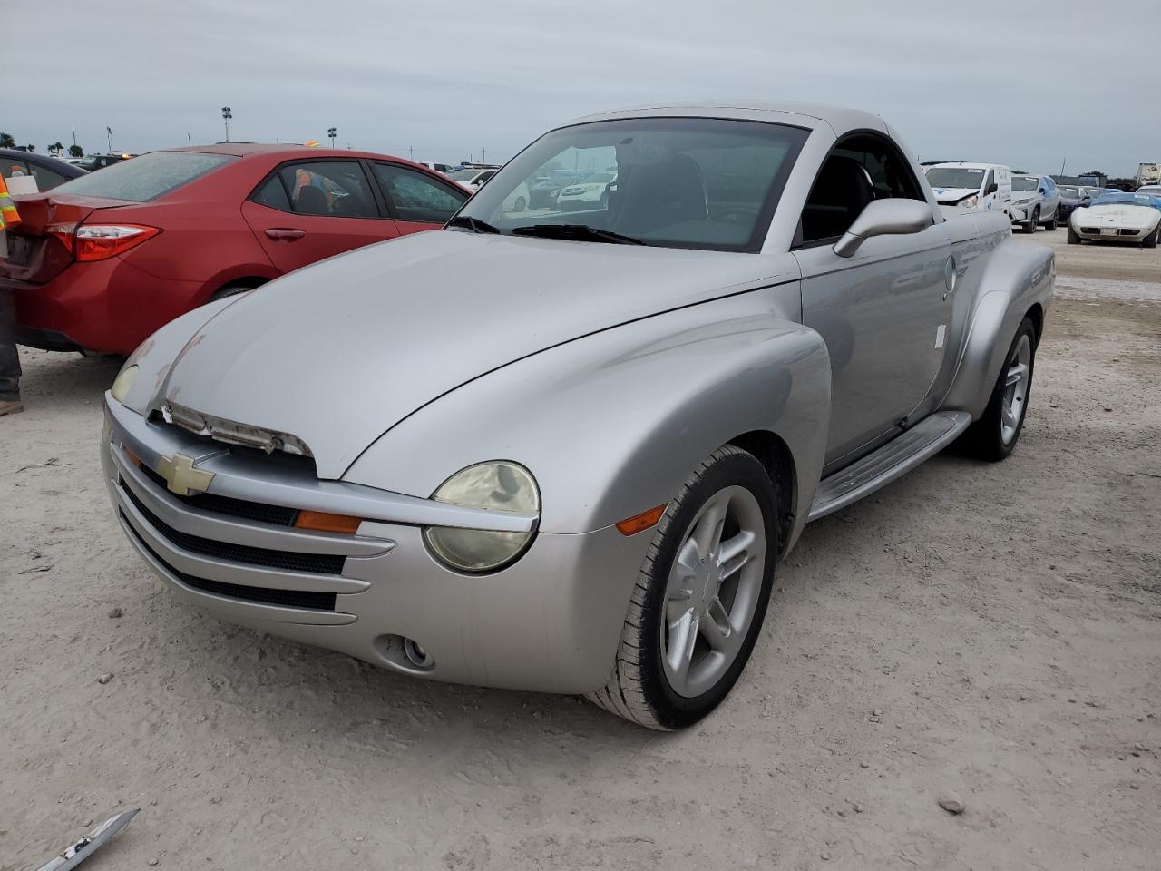2005 Chevrolet SSR - Image 1