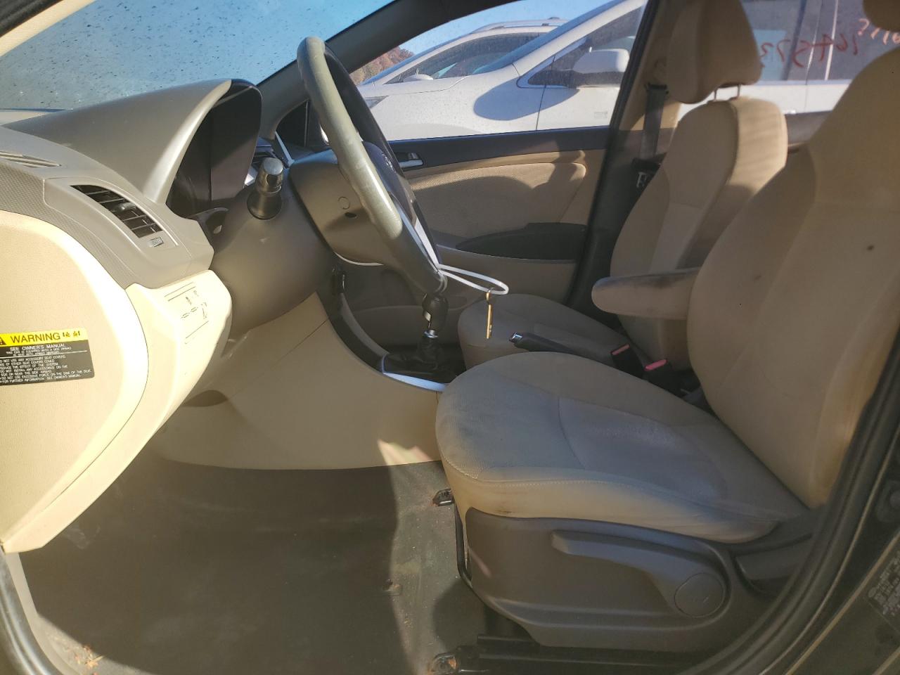 2013 Hyundai Accent - Image 7
