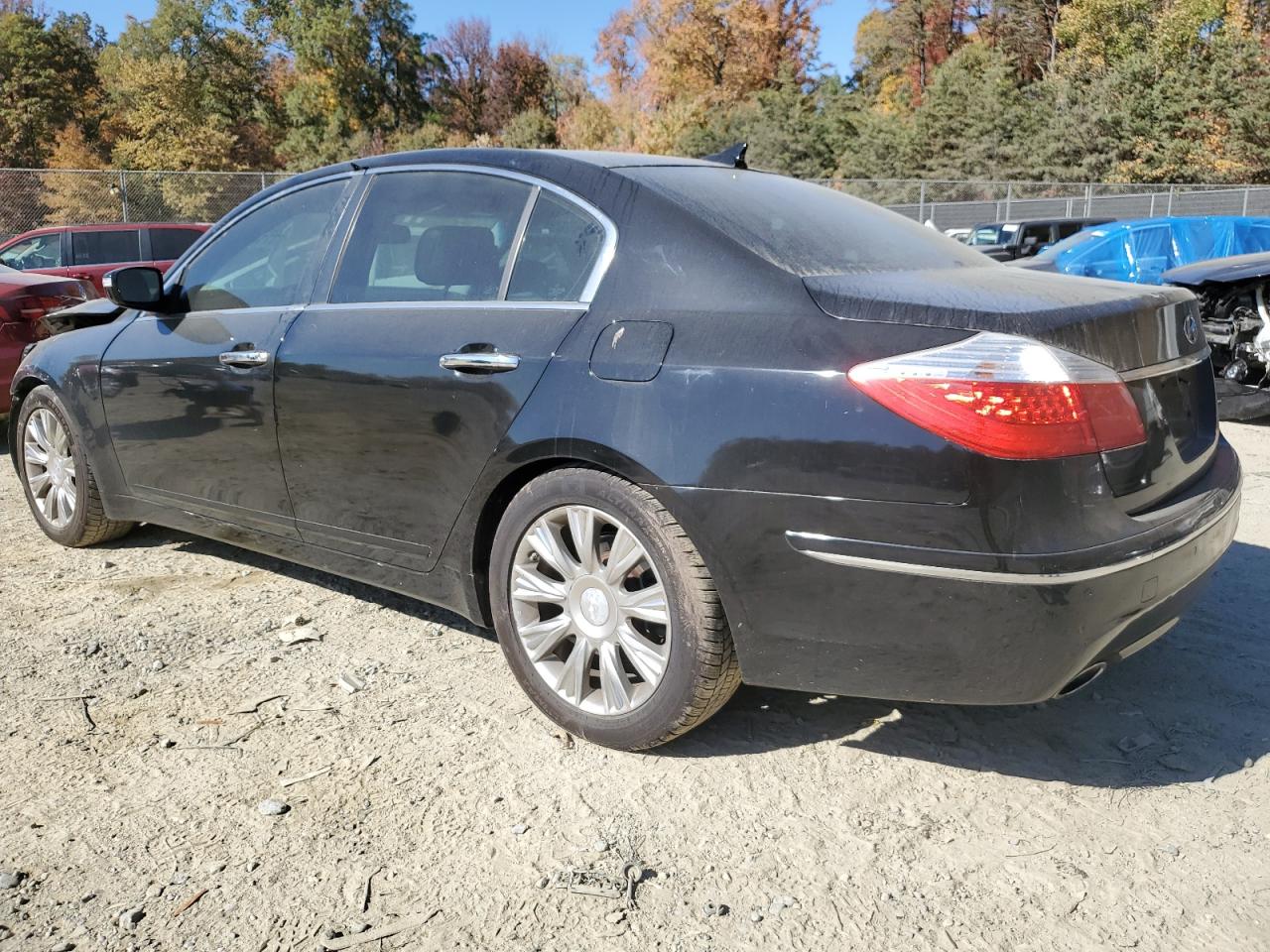 2009 Hyundai Genesis - Image 2