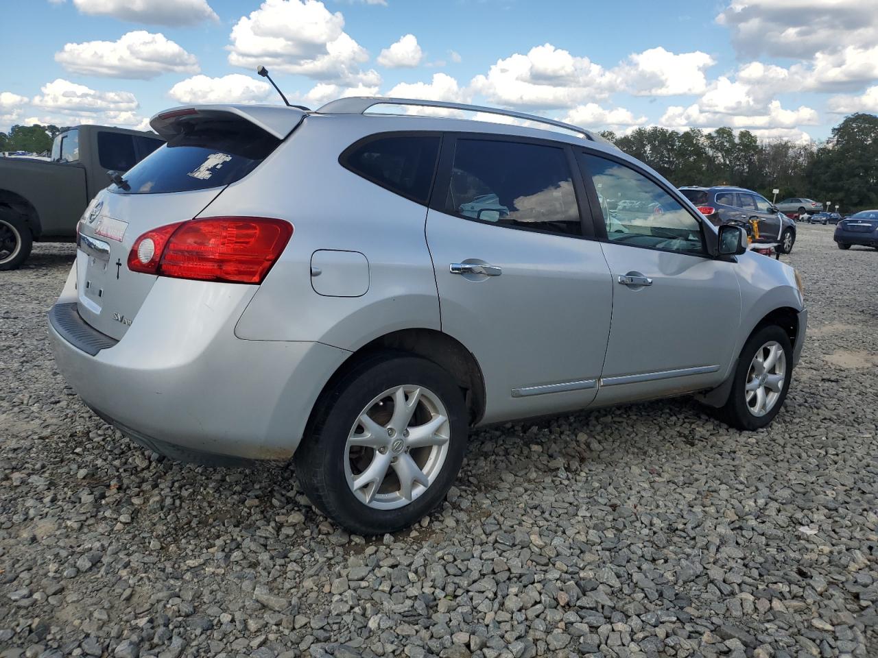 2011 Nissan Rogue - Image 3