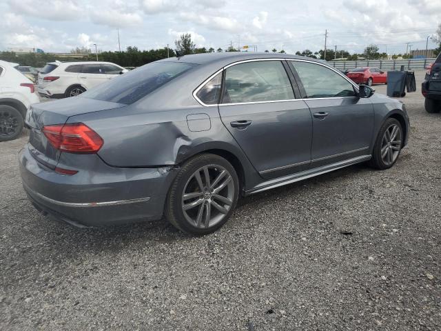 Sedans VOLKSWAGEN PASSAT 2016 Szary