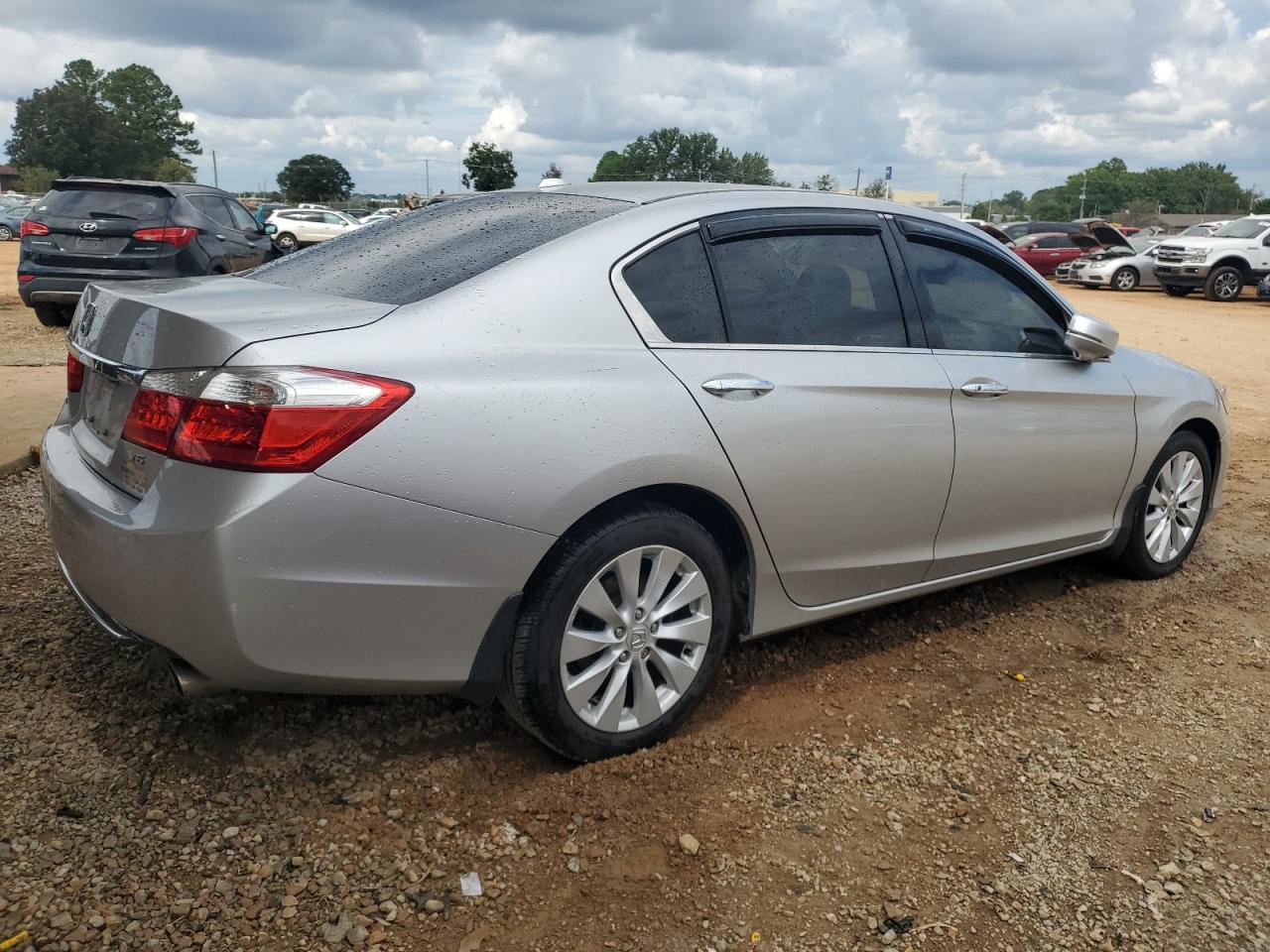 VIN 1HGCR3F85FA005846 2015 HONDA ACCORD no.3